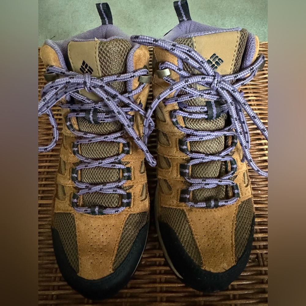 Columbia Crestwood Waterproof Mid Hiking Boots, Women’s Size 6, Like New